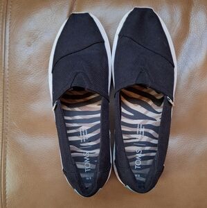 LOWERED Toms shoes